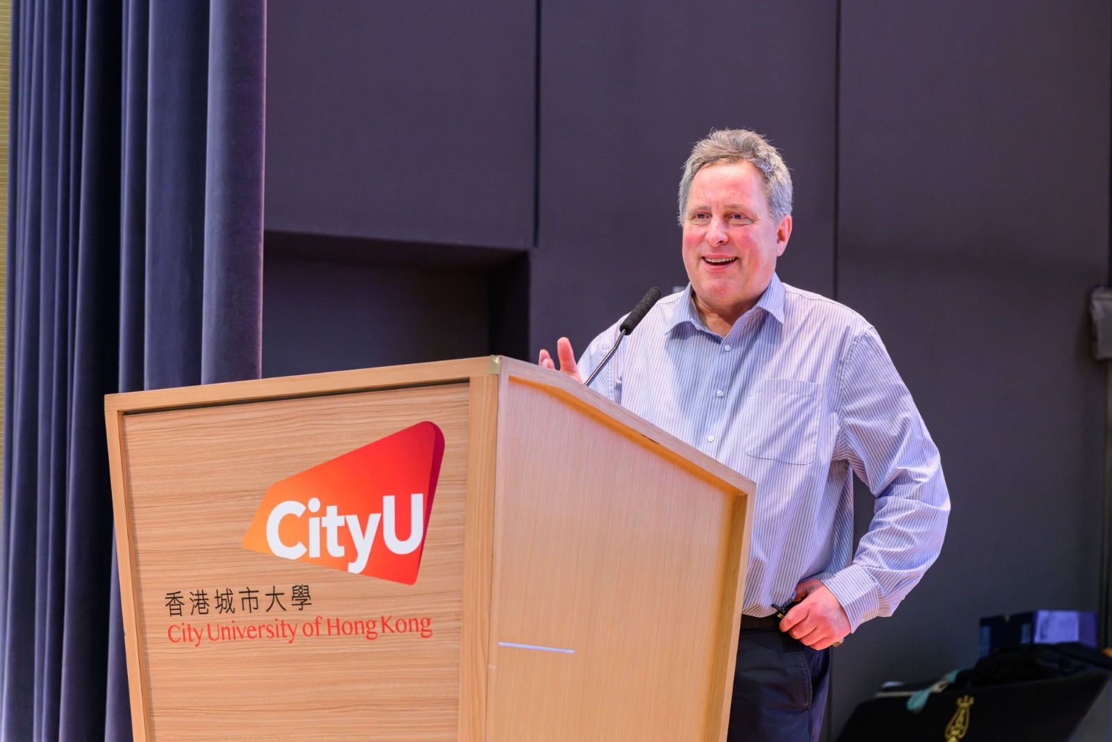 格拉斯哥大学Jonathan Cooper教授。