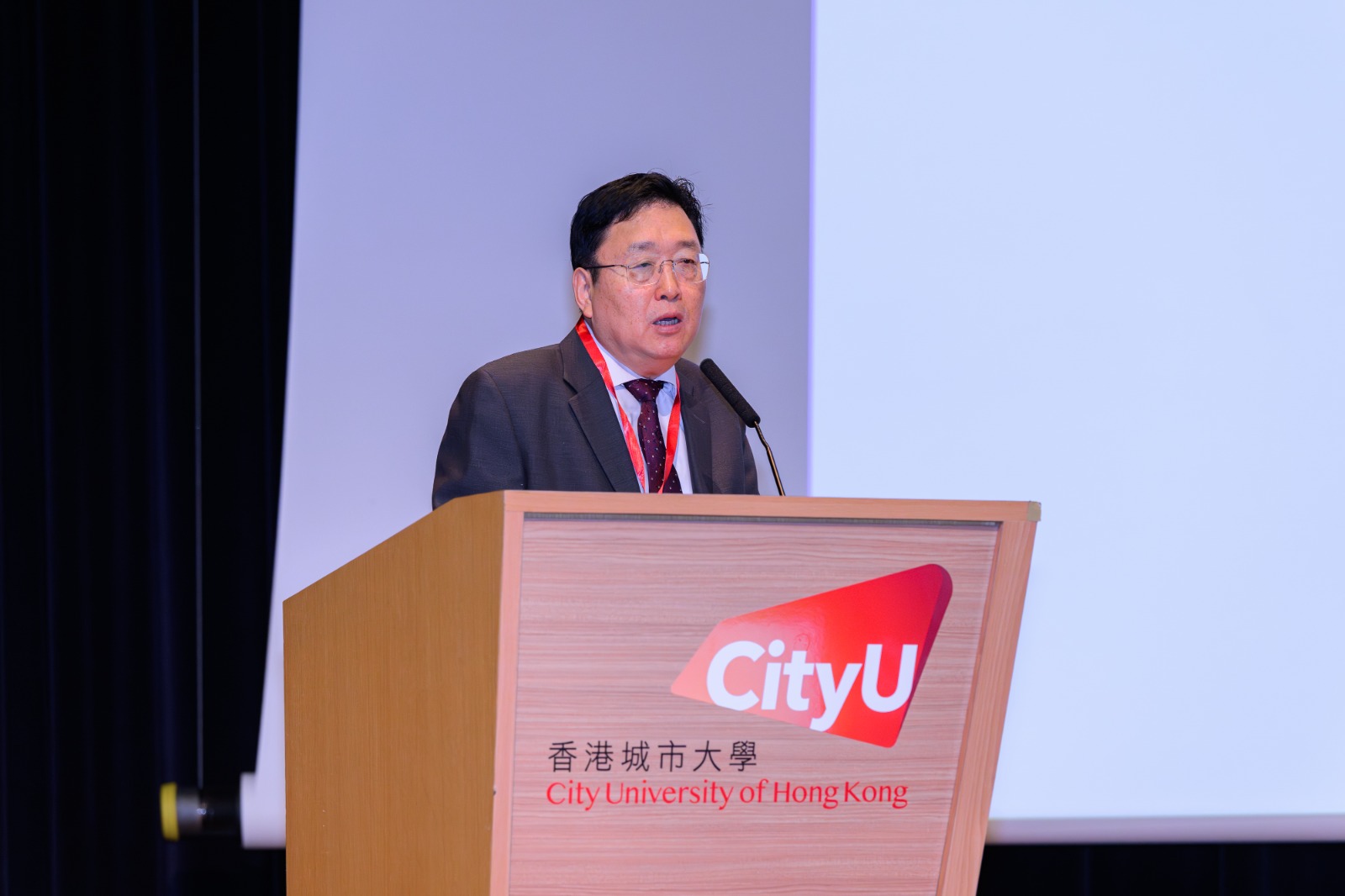 阿德莱德大学乔世璋教授。